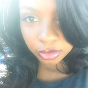 Meet your Posher, Josette